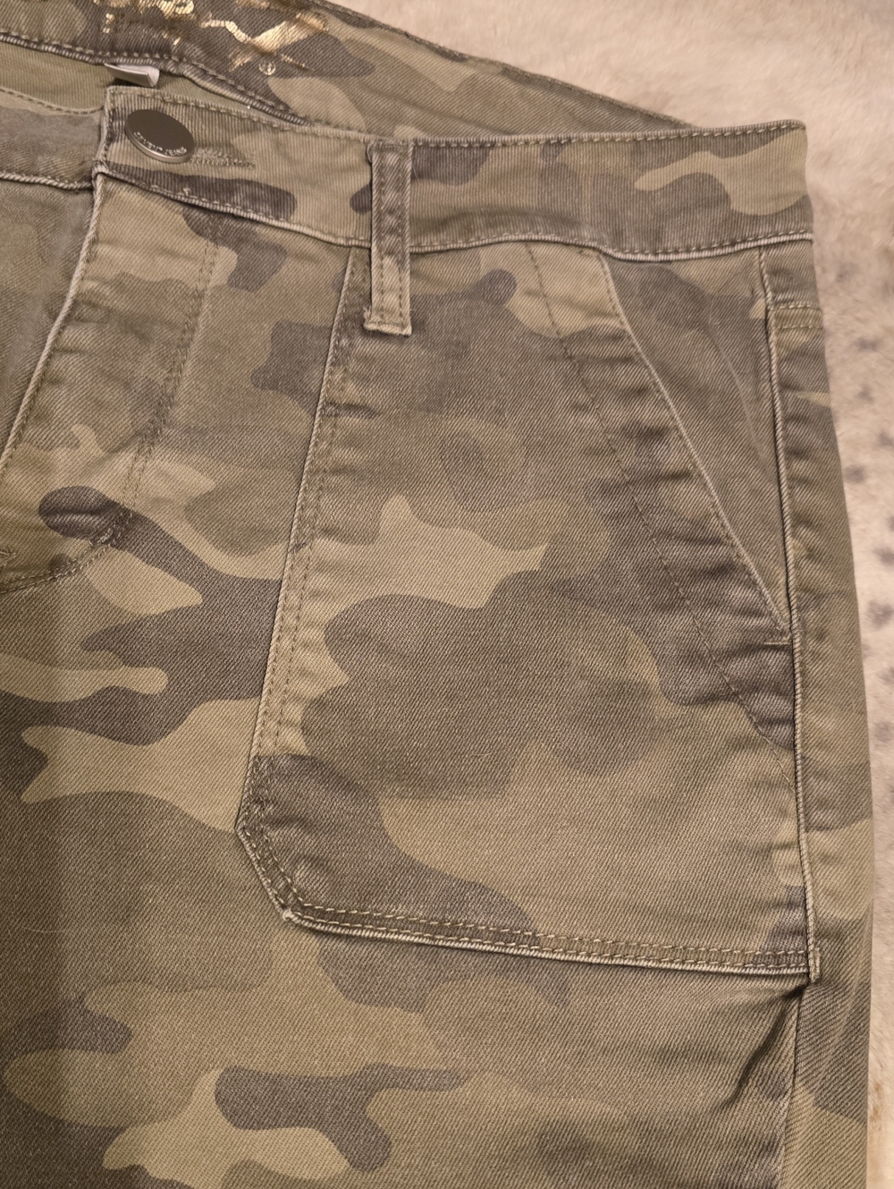 Seven7 Camo Mid-Rise Utility Ankle Skinny Jeans - Picture 4 of 12